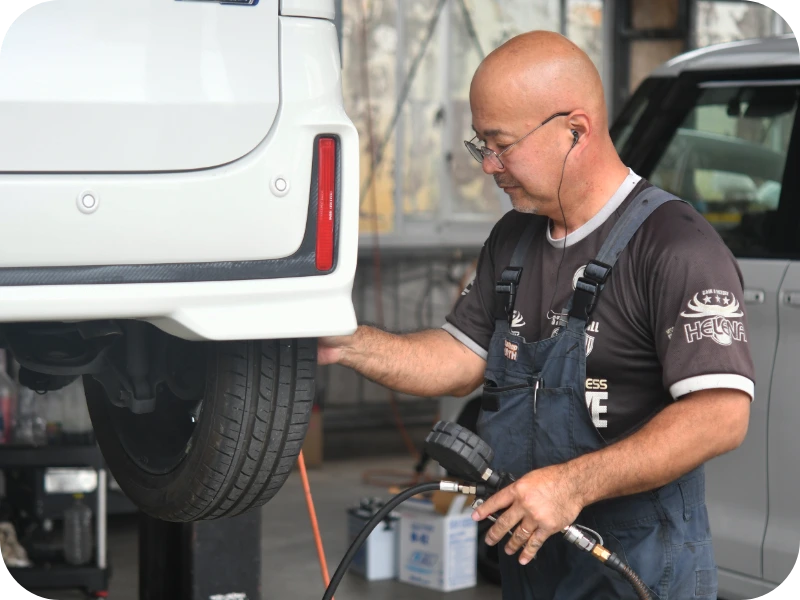 整備士の点検の様子