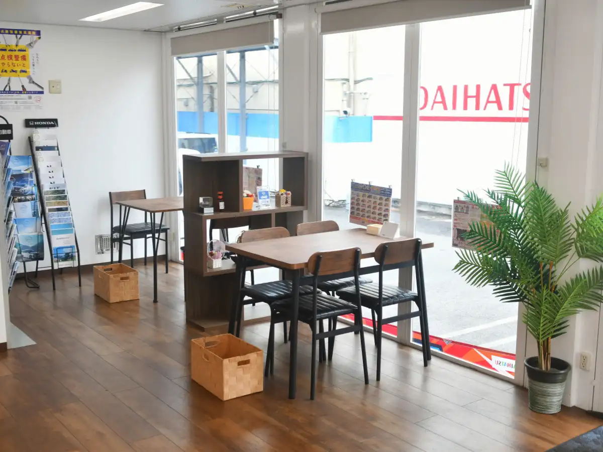 カフェのようなラウンジ